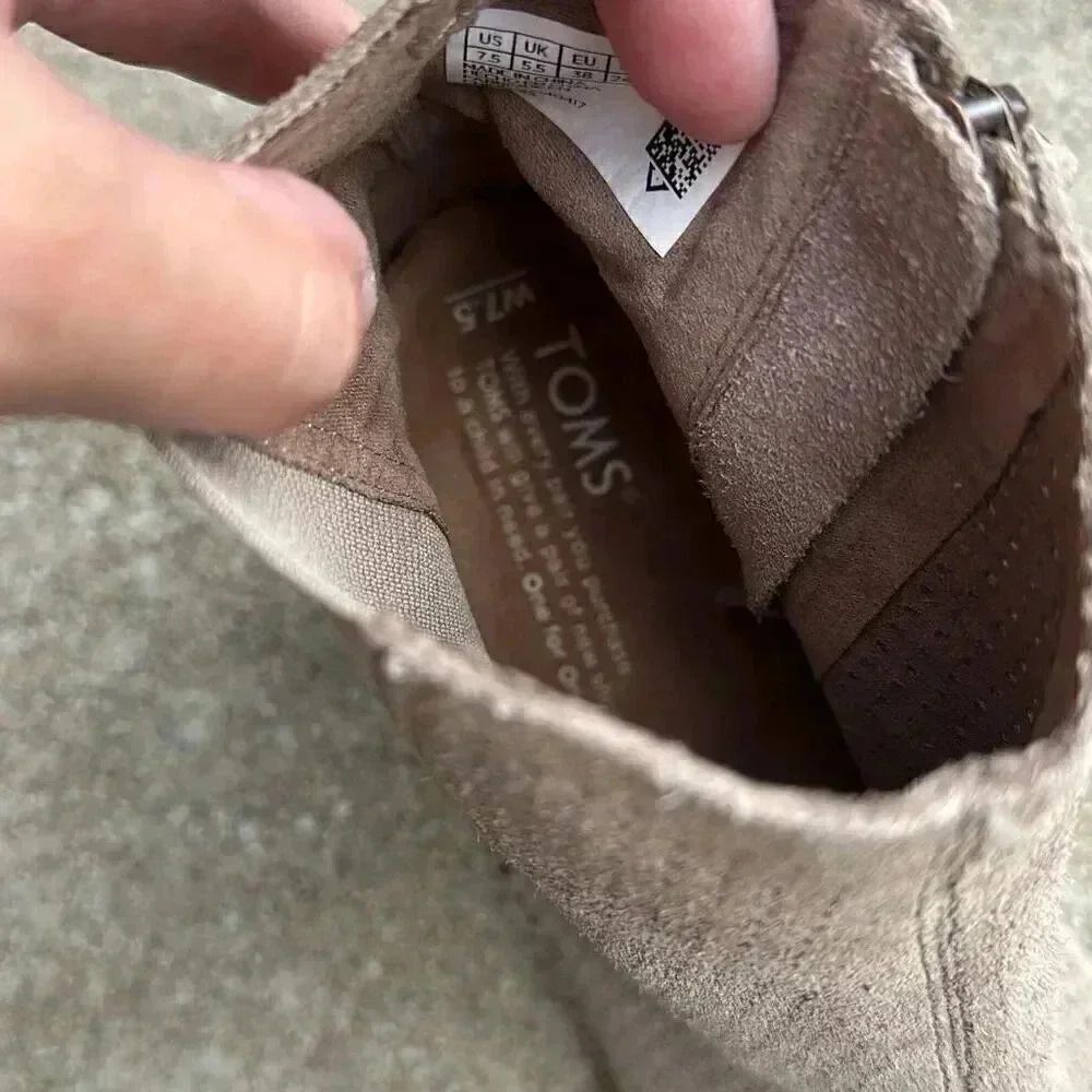 Toms Perforated Suede Booties Women's Size 7.5 - Picture 7 of 11